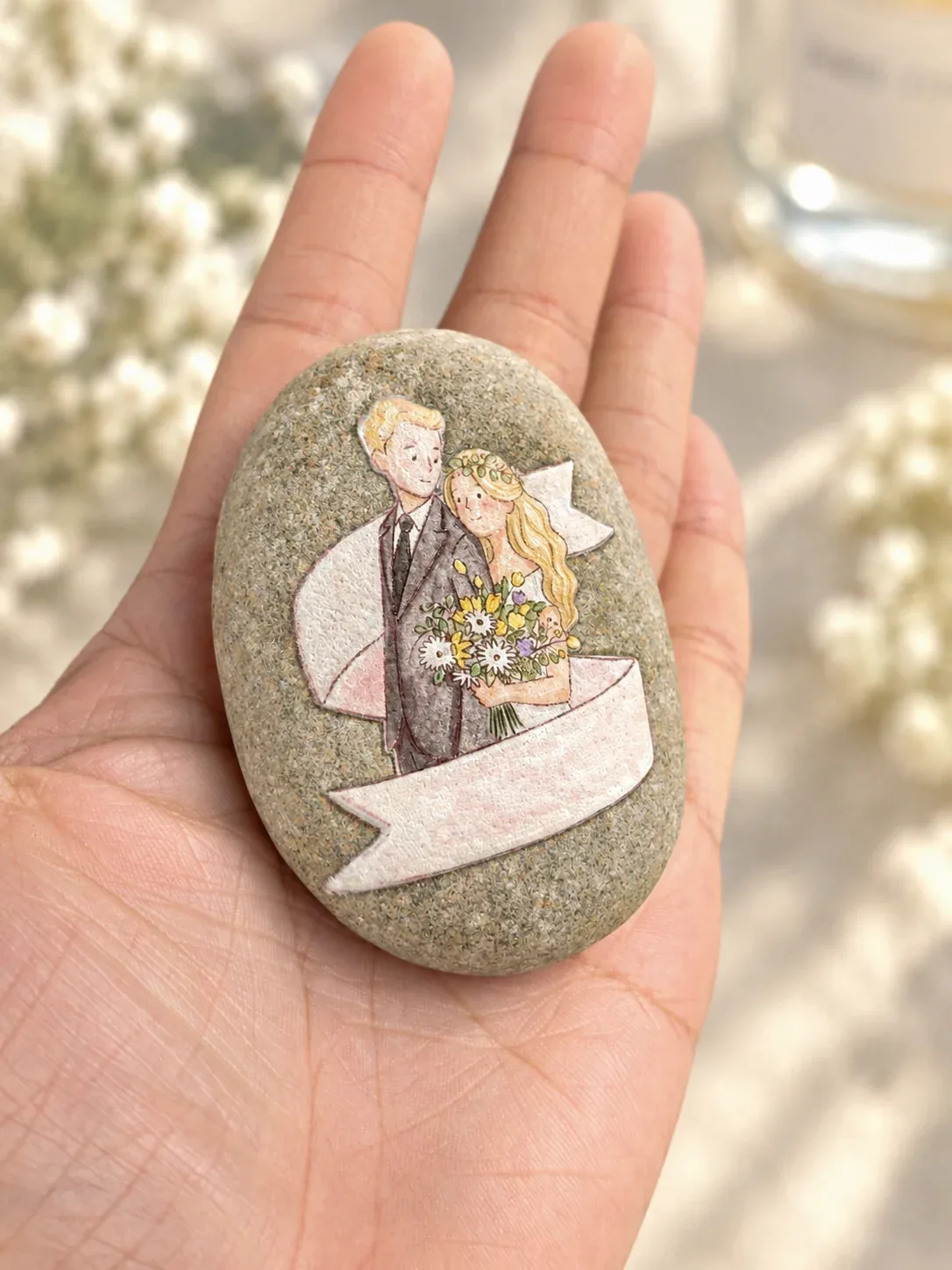 Wedding hand-drawn commemorative pebbles